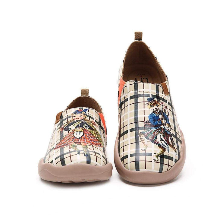 UIN Footwear Women Scottish Fairy Tale Canvas loafers