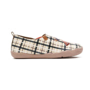 UIN Footwear Women Scottish Fairy Tale Canvas loafers