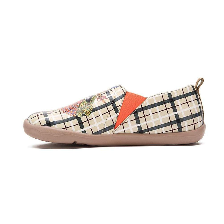 UIN Footwear Women Scottish Fairy Tale Canvas loafers